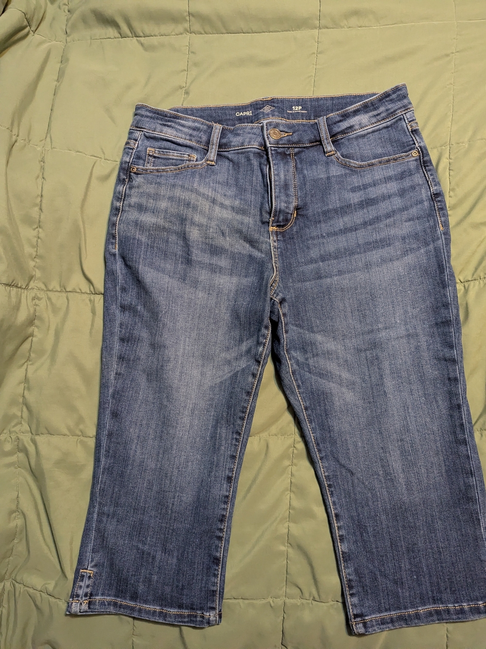 St. John's Bay Blue Cropped Capri Jeans